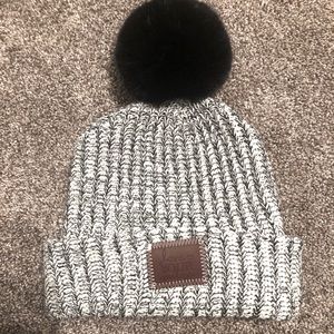 ✨LIKE NEW✨ LOVE YOUR MELON POM BEANIE